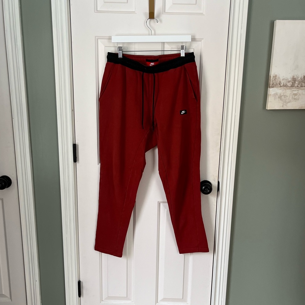 Nike Men’s Sweatpants Size Large Maroon